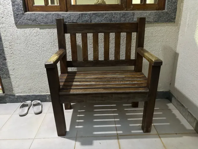 Banco de madeira