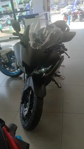YAMAHA R15