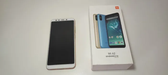 Celular Xiaomi MiA2 64Gb - Semi Novo - com defeito