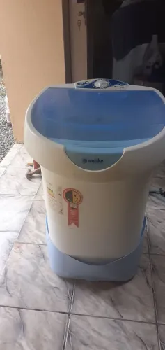 Vendo lavadora eletrica 220 V Wanke ótimo estado pouco uso tudo funcionando ver para crer.