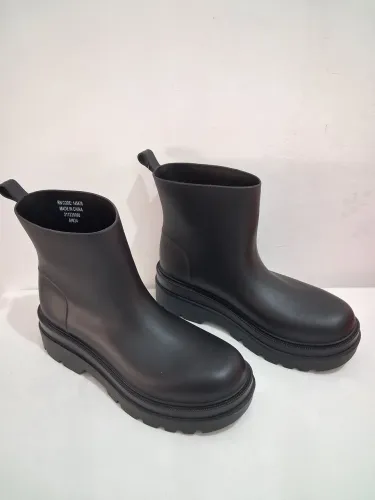 Bota impermeável Primark preta n.39