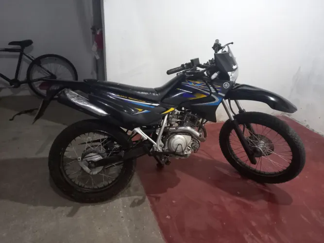 Vendo moto xtz 125,ano 2006,500 pra deixar em dia !