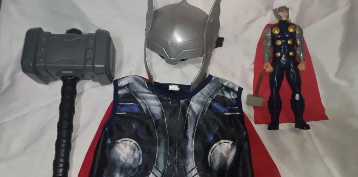 Máscara + Fantasia + Boneco Thor