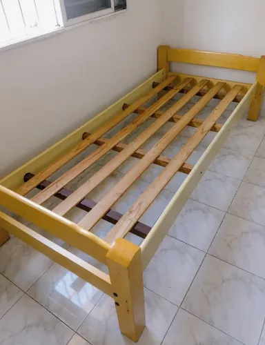 Cama de solteiro (semi-nova)