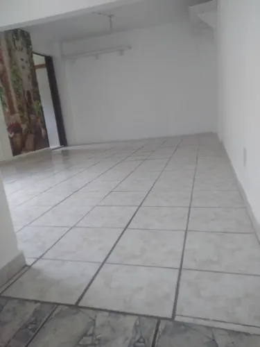 Casa no Jardim Simus, 3 cômodos (somente para mulheres)