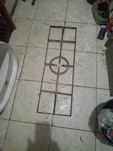 Grade ,90 por 30 , lichou pintou tá nova
