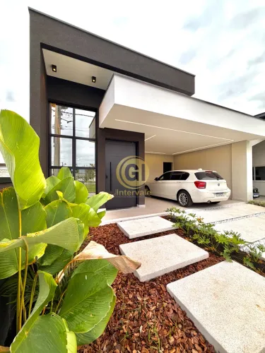 Casa de Luxo em Condomínio: 3 Quartos, 1 Suíte, Área Gourmet e muito mais em Jardim Jacint