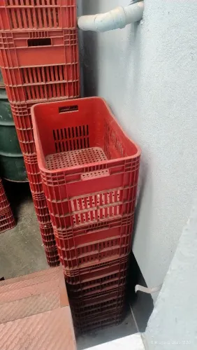 Venda cx plástica de mercado usada