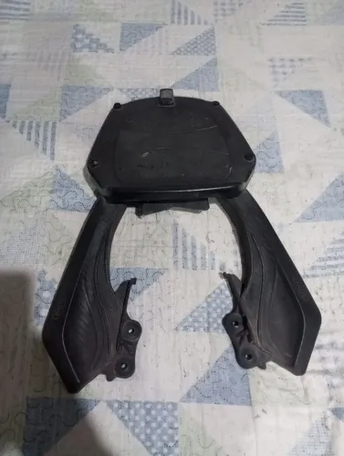 Vendo suporte traseiro da Twister junto com o suporte baú