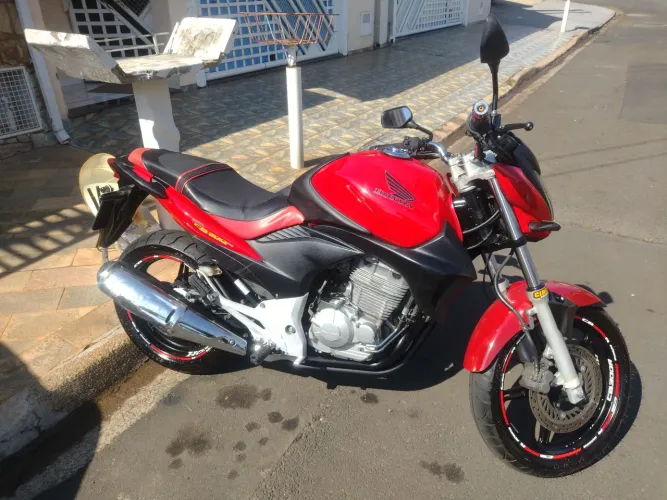 Vendo ou troca cb 300 2012