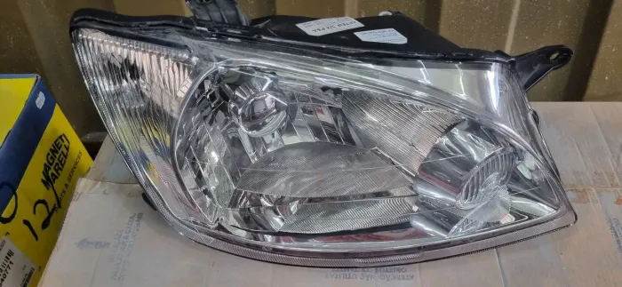 Farol corsa classic novo