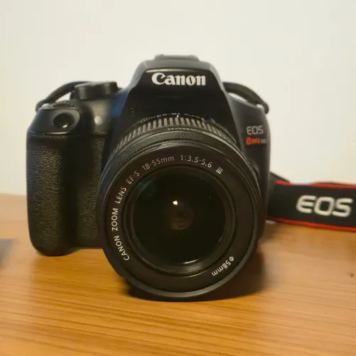 Canon EOS Rabel T6 + lente 18-55mm