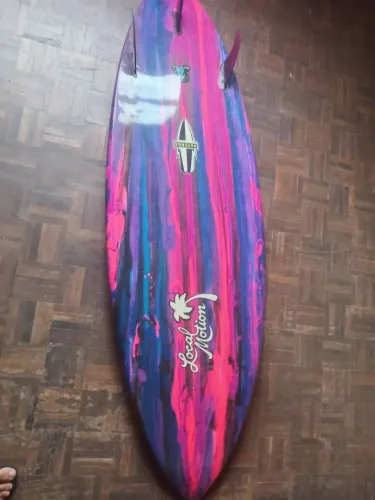 Prancha de surf epox local motion 5'10