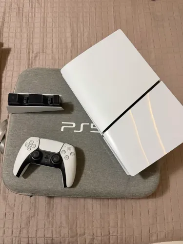 Ps5 slim - 2 controles