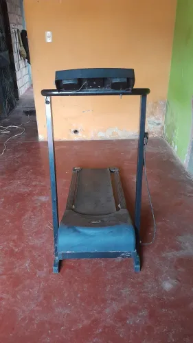 Esteira Ergométrica Bem Conservada