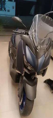 Vendo Xmax 250 muito consegue. 