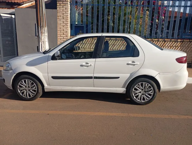 Fiat Siena EL 1.4 MPI Fire Flex 8V 4P 2015
