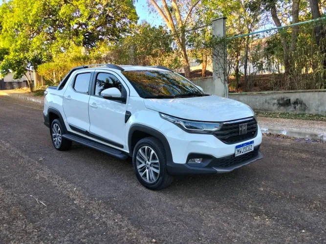 Fiat Strada Volcano 1.3 Flex 8V CD 2024