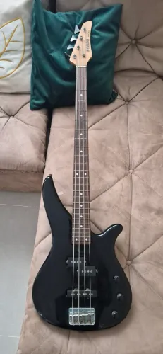Contra baixo Yamaha 4 cordas