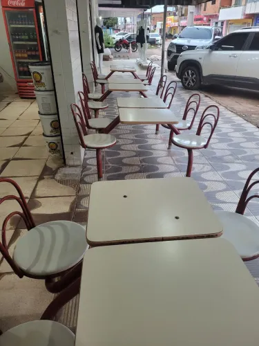 4 mesas conjugada de lanchonete e padaria