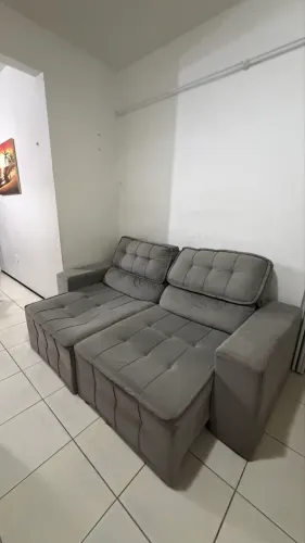 Sofá retratil em Suede cinza claro( em perfeito estado)
