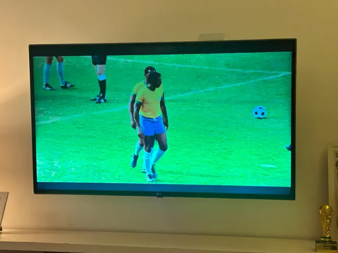 Smart TV de 49 polegadas da LG. 
