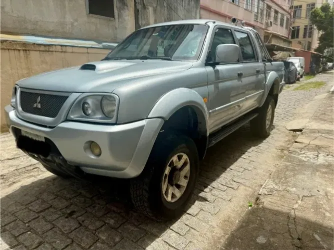 Mitsubishi L200 GLS 2.5 4X4 CD Diesel 2004