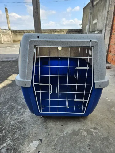 caixa de transporte clicknew azul com roda - n 04