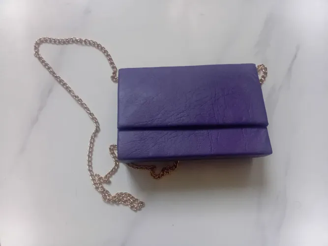 Bolsa com alça de corrente (Nova)