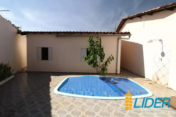 LINDA CASA NO JARDIM PATRÍCIA