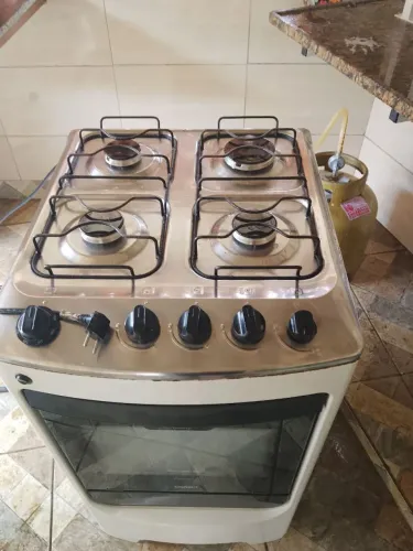 Vende-se um fogão usado