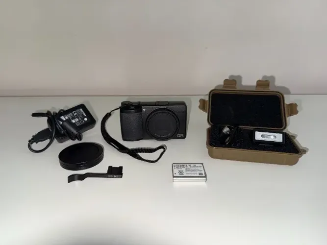 Kit completo Ricoh GR iii + Flash