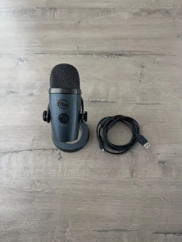 Microfone Blue Yeti Nano - USB