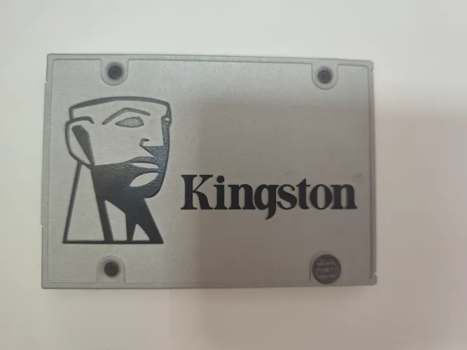 SSD Kingston 240GB saudável + brinde cabo sata