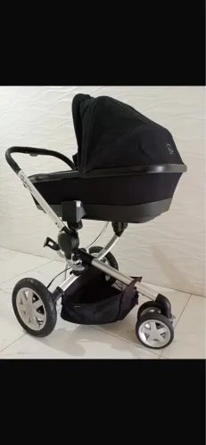 Carrinho bebê Quinny completo.