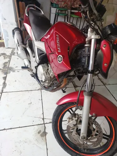 Moto  muito  conservada 