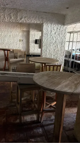 Jogo de mesa e cadeira alta