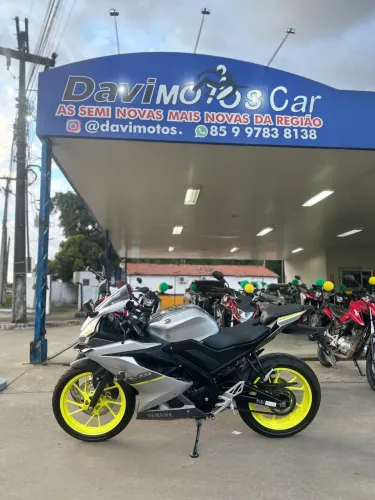 YAMAHA R15 ABS (2024)