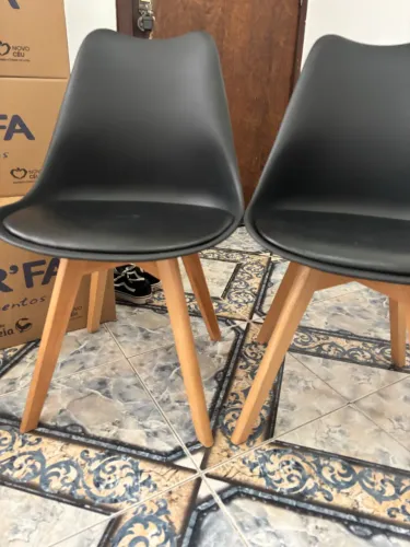 2 cadeiras Charles Eames Leda Luisa Saarinen Design Wood Estofada Base Madeira