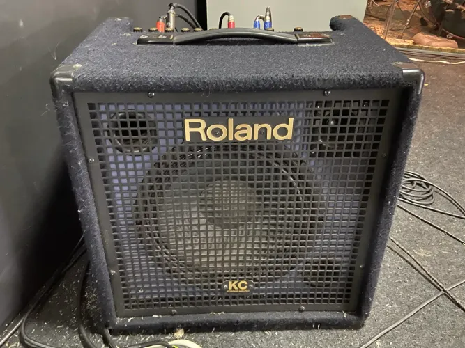 Amplificador Roland KC 350 (p/ Teclado)
