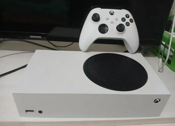 Xbox Series S / 1 Controle