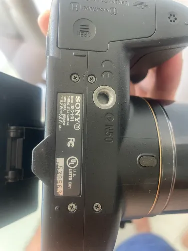 Máquina fotográfica Sony semi profissional.