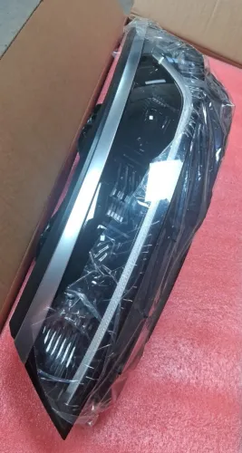 Farol esquerdo BYD king 2025