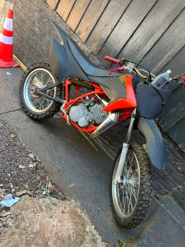 DT 180 de trilha carenagem da CRF