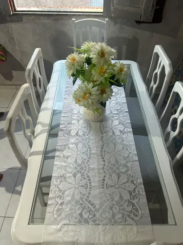 Mesa de jantar com 6 cadeiras cor duas cadeiras diferentes tampo de vidro em perfeito
