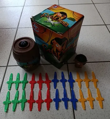 Vários brinquedos de criança num só preço