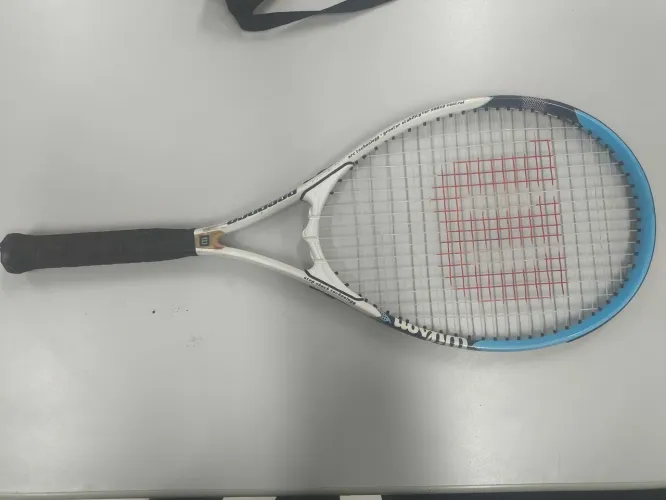 Vendo raquete wilson essence
