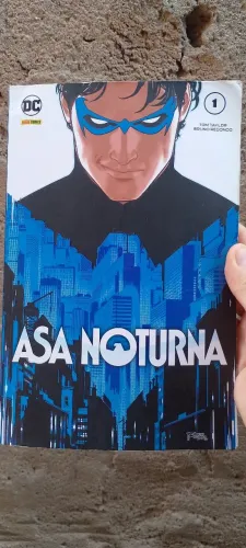 HQ ASA NOTURNA DC COMICS/NOVO/160 PÁGINAS