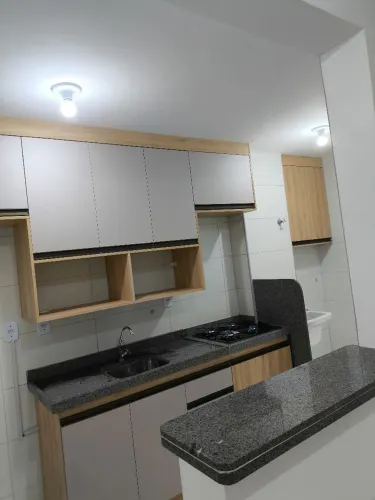 ALUGO APTO COM ARMÁRIOS NA COZINHA/ TURU