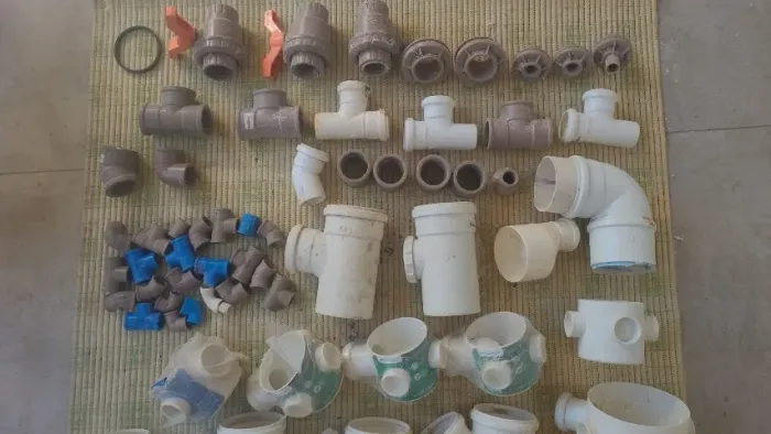 Lote com 50 peças de material hidráulico para construção civil